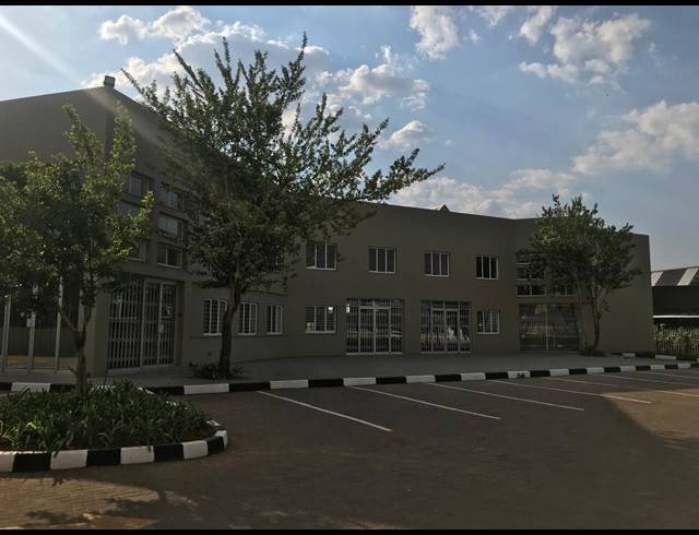 2,316M² WAREHOUSE TO LET IN ROOIHUISKRAAL